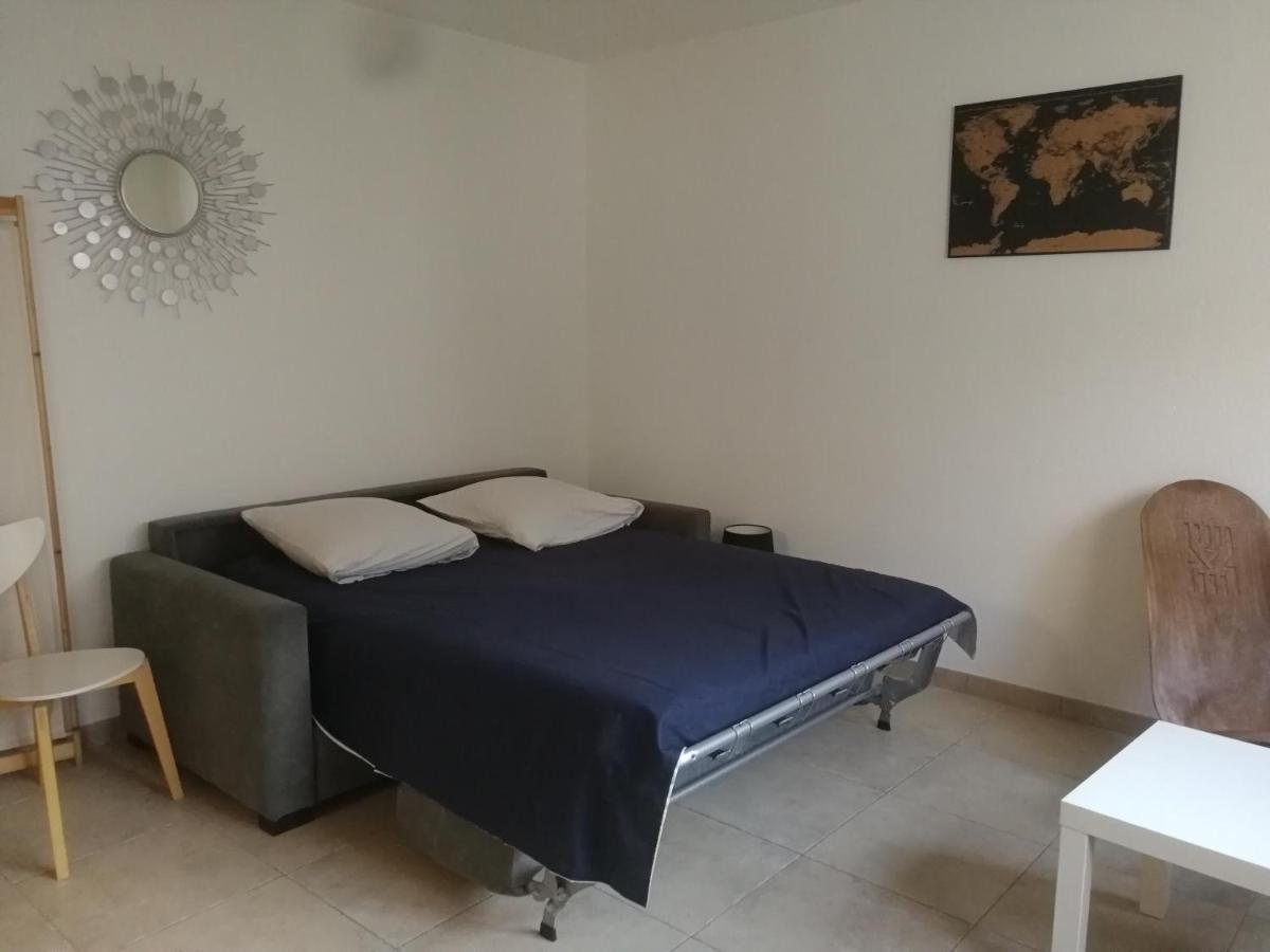 Studio dans résidence avec piscine et tennis Hyères Extérieur photo
