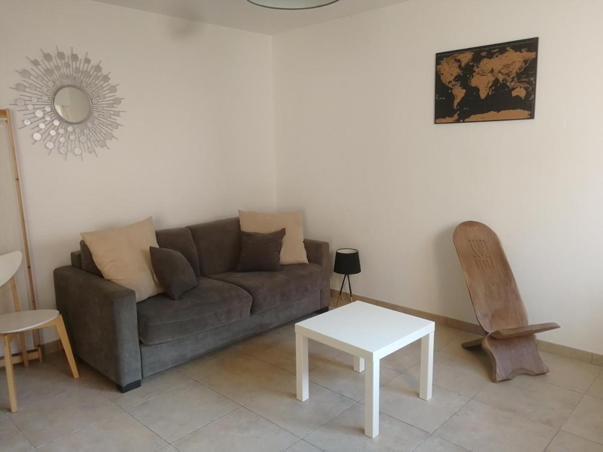 Studio dans résidence avec piscine et tennis Hyères Extérieur photo