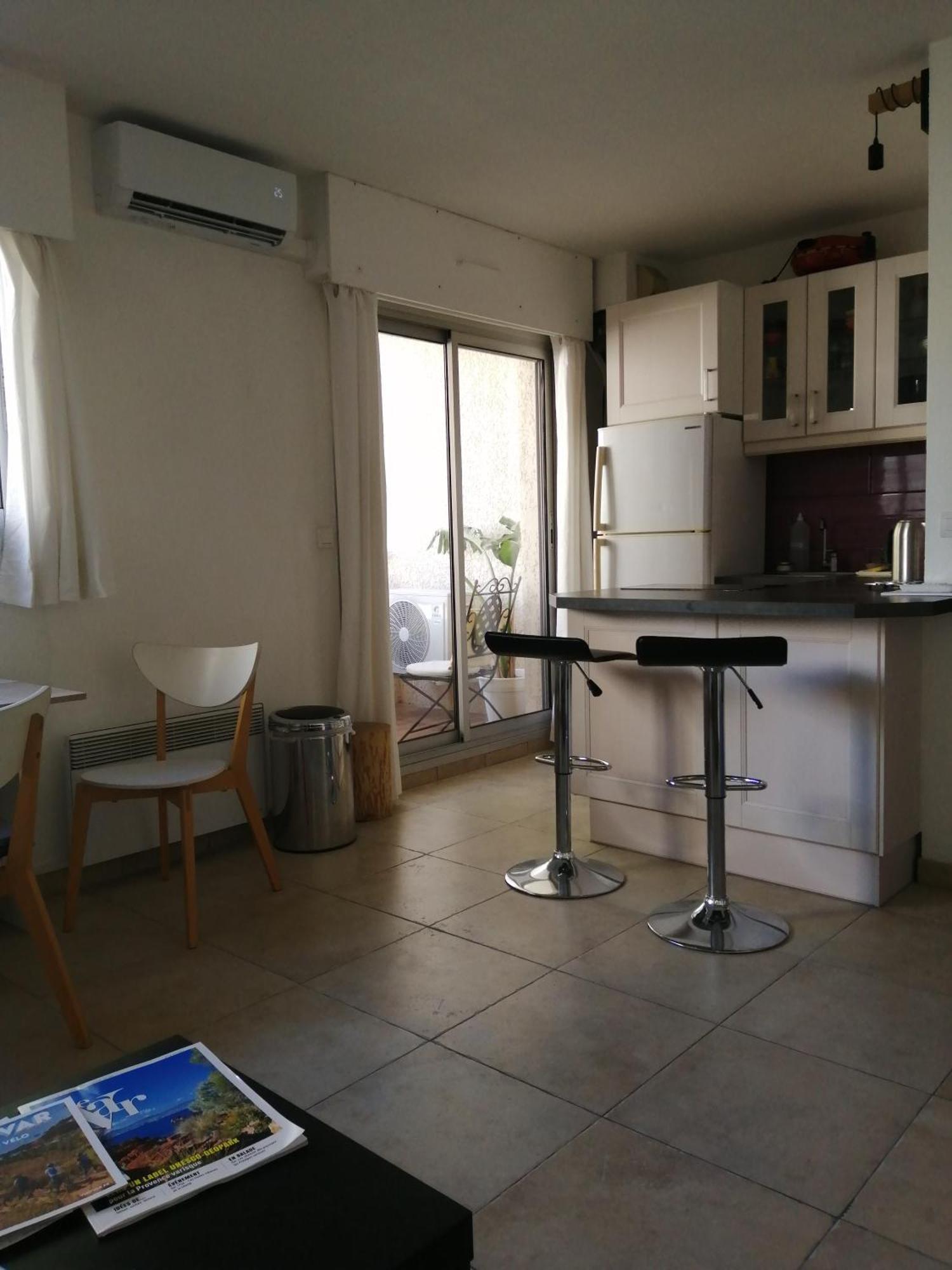 Studio dans résidence avec piscine et tennis Hyères Extérieur photo