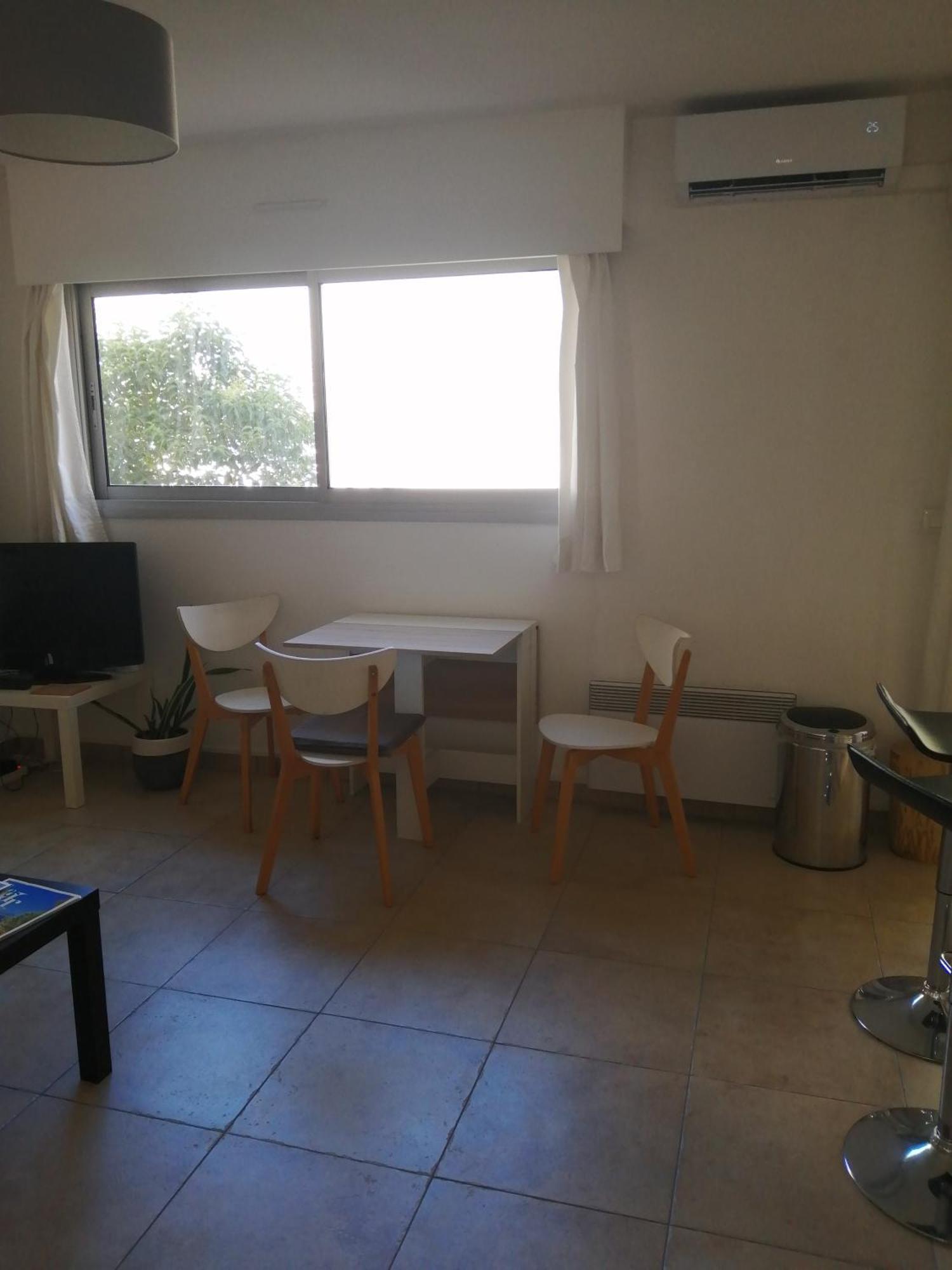 Studio dans résidence avec piscine et tennis Hyères Extérieur photo