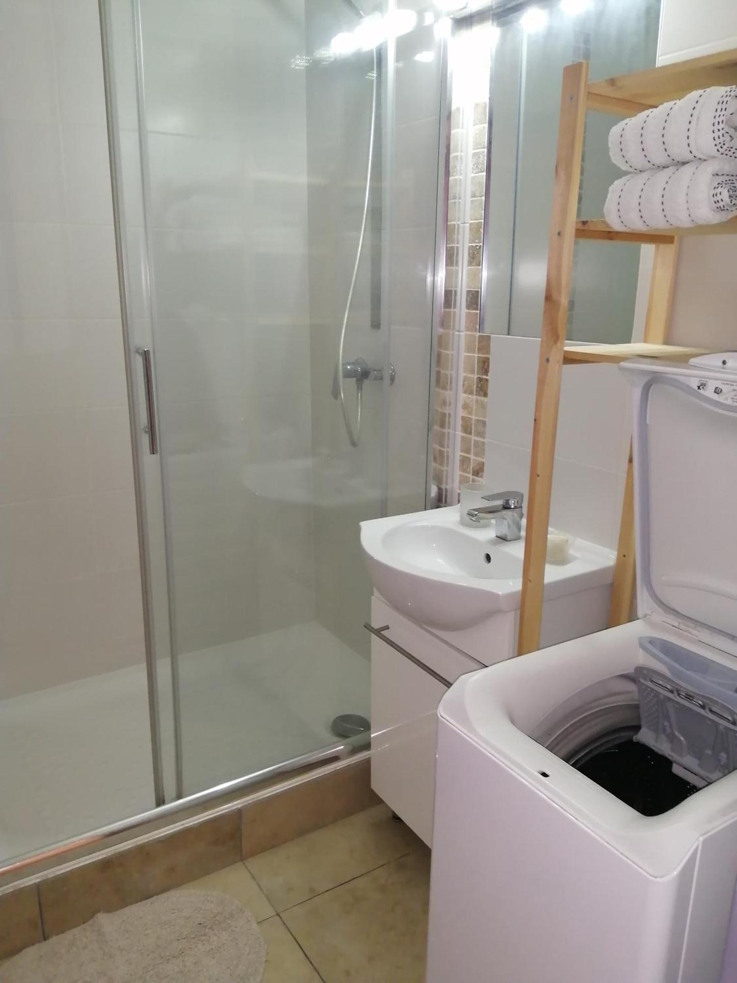Studio dans résidence avec piscine et tennis Hyères Extérieur photo